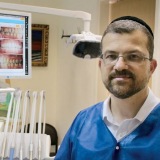 ד"ר אוריאל בלוך - מומחה ליישור שיניים