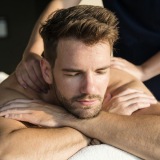 Sala de massagem, massagista, acompanha Lady Girl pornô sexo erótico adulto anal oral oral