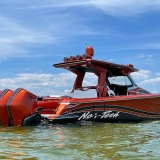marinesalesandcharters.com
