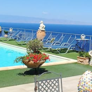 Oikos Taormina Apartment with pool